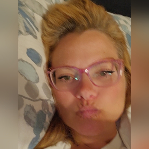 Meet your Posher, Angie - Picture 6 of 8